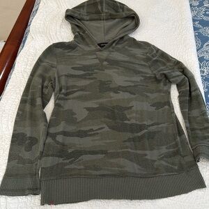 SIX-FIFTY SOFT CAMO HOODED CAMO SWEATSHIRT- SMALL